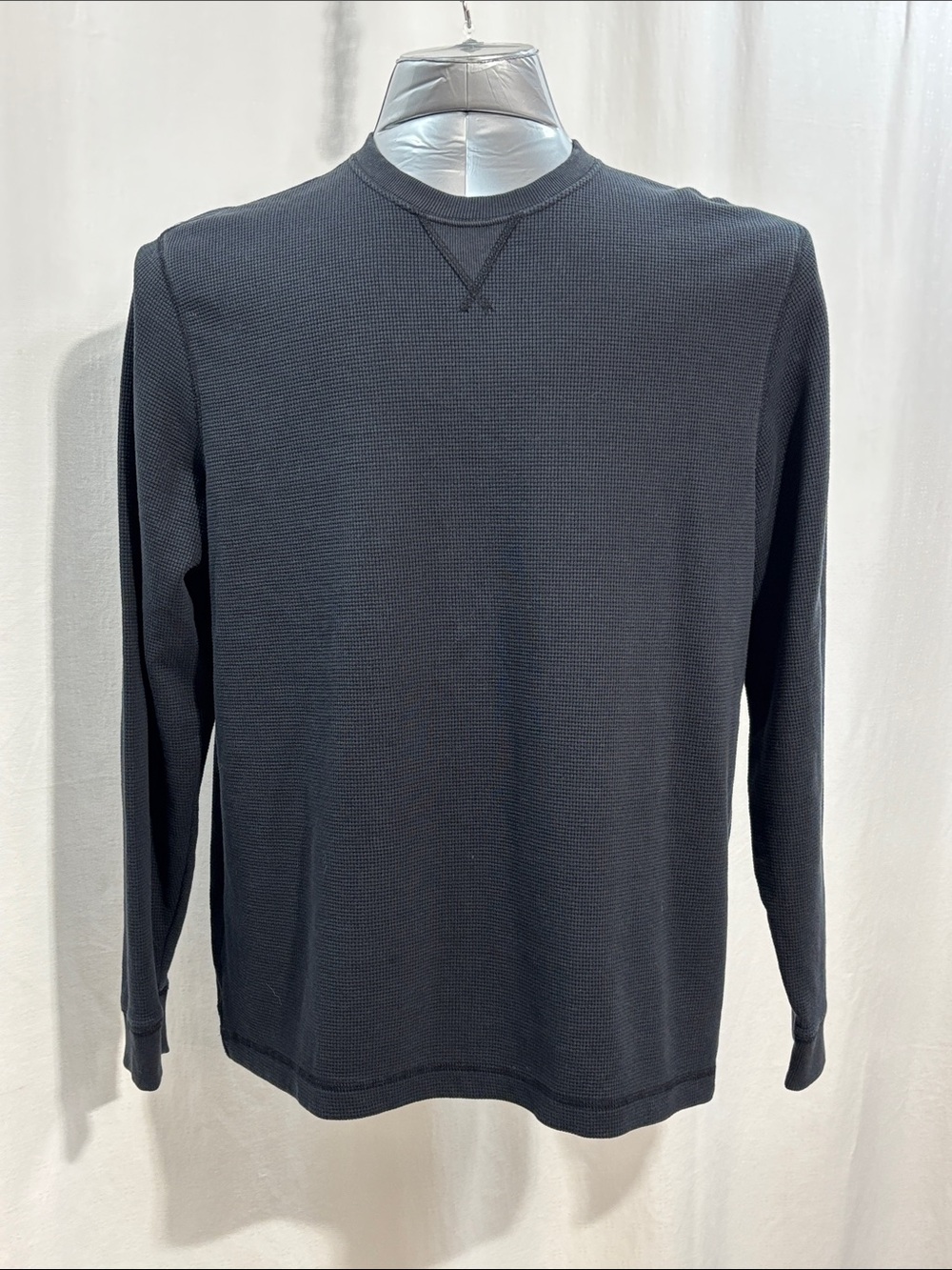Eddie Bauer Men's Black Waffle-Knit Crewneck Long Sleeve LG 327 outdoor work